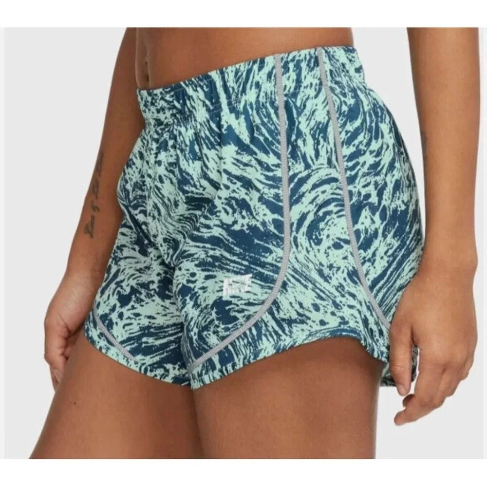 NIke Women's Dri-FIT‎ Icon Clash Tempo Shorts Mint Foam Size XS NWT